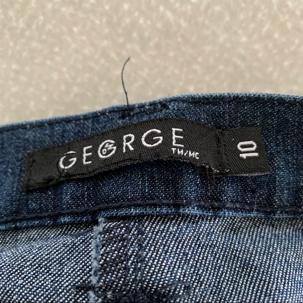 George Jeans - Picture 3 of 3